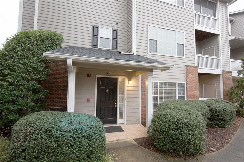 712 Vinings Forest Lane, Smyrna, GA 30080 — most recent listing photo