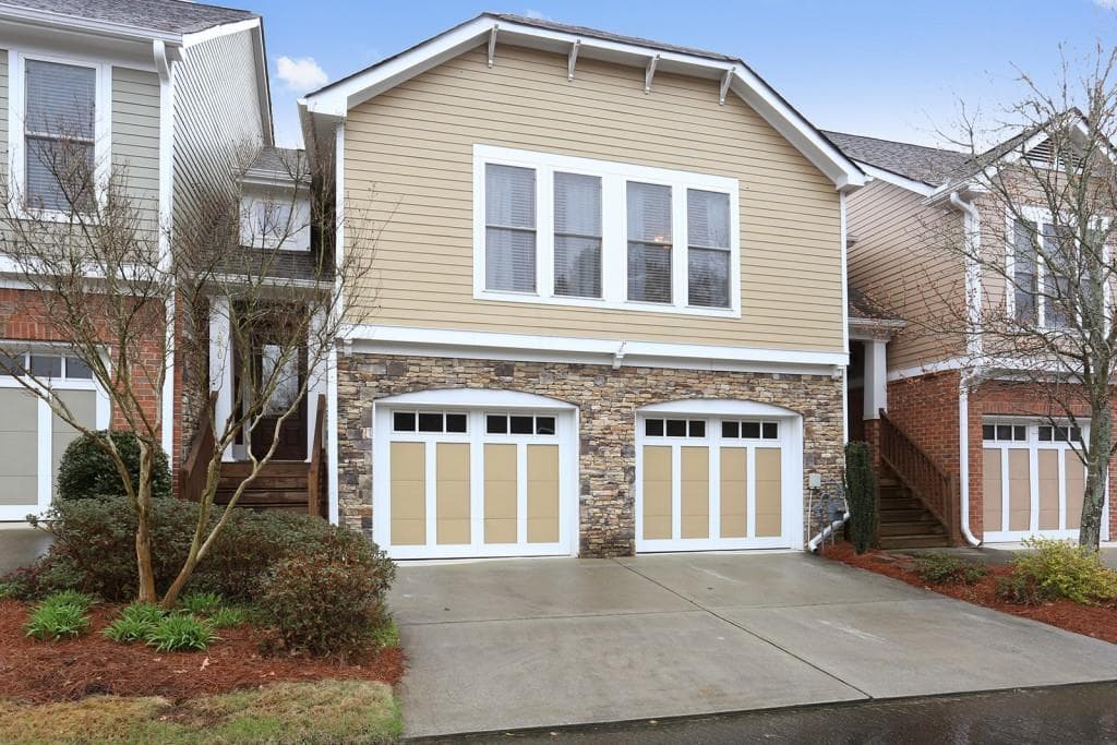 4 bedroom, 3,475 sq ft condominium sold at 1910 Liberty Lane, Roswell, GA 30075