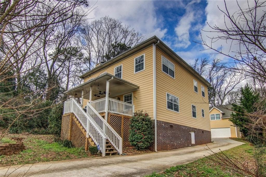 4 bedroom, 2,644 sq ft single family residence sold at 2089 Stockbridge Drive, Atlanta, GA 30316