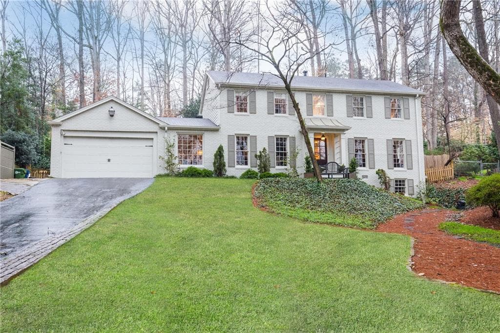 4 bedroom, 3,233 sq ft single family residence sold at 4298 Exeter Close, Atlanta, GA 30327