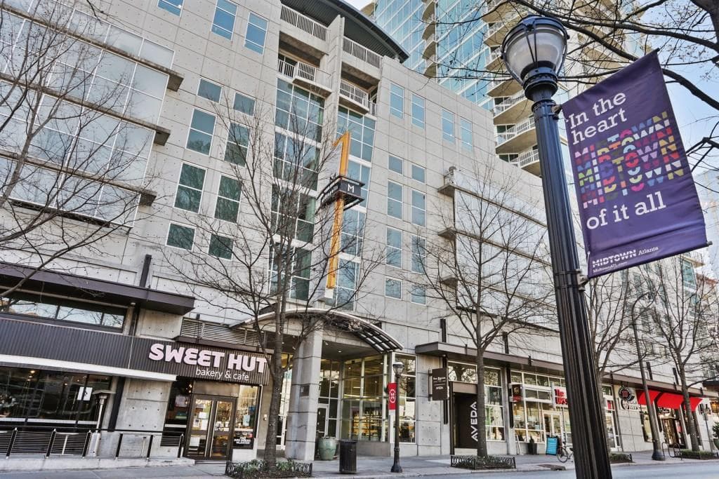 1 bedroom, 696 sq ft condominium sold at 923 Peachtree Street 1723, Atlanta, GA 30309
