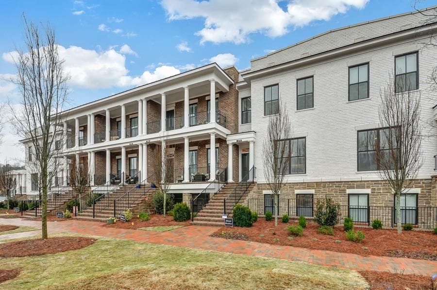 3 bedroom, 2,535 sq ft townhouse sold at 375 Cricket Lane, Alpharetta, GA 30009
