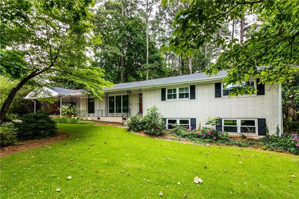 4 bedroom, 2,294 sq ft single family residence sold at 2961 Shenandoah Valley Road, Atlanta, GA 30345