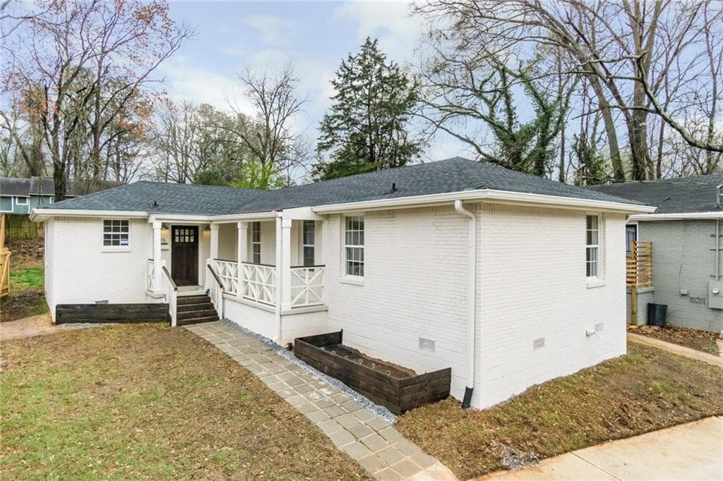 3 bedroom, 1,454 sq ft single family residence sold at 2915 Glenwood Avenue, Atlanta, GA 30317