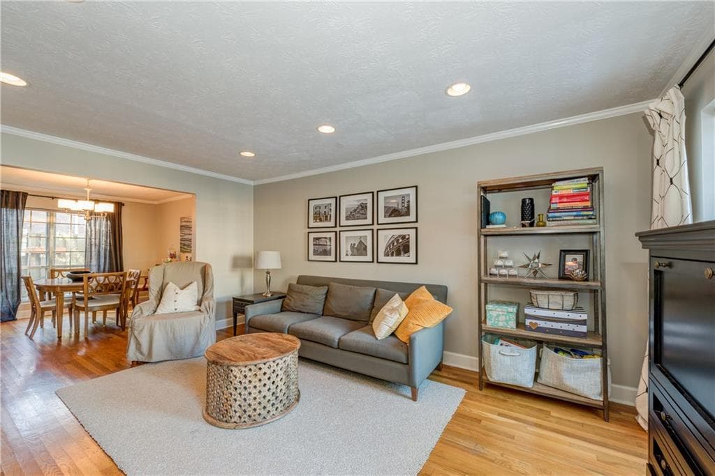 2 bedroom, 1,320 sq ft condominium sold at 10 Spring Green Place, Atlanta, GA 30318