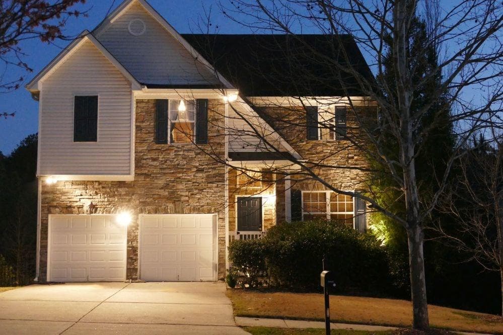 3 bedroom, 2,114 sq ft single family residence sold at 3900 Bogan Mill Road, Buford, GA 30519