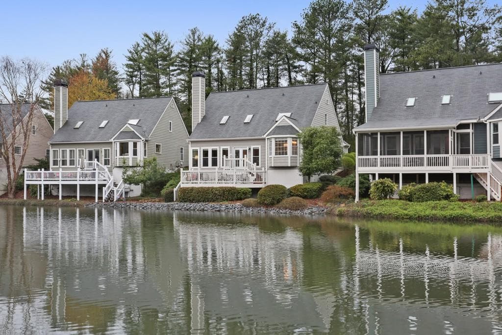 3 bedroom, 2,186 sq ft single family residence sold at 60 Mill Pond Road, Roswell, GA 30076