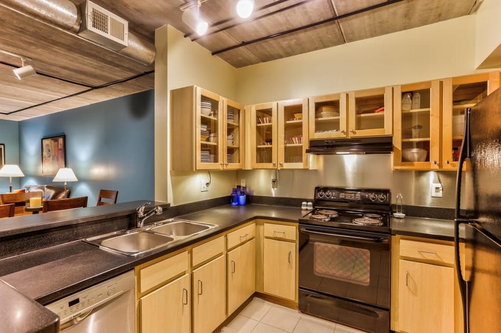 1 bedroom, 1,094 sq ft condominium sold at 800 Peachtree Street 1109, Atlanta, GA 30308