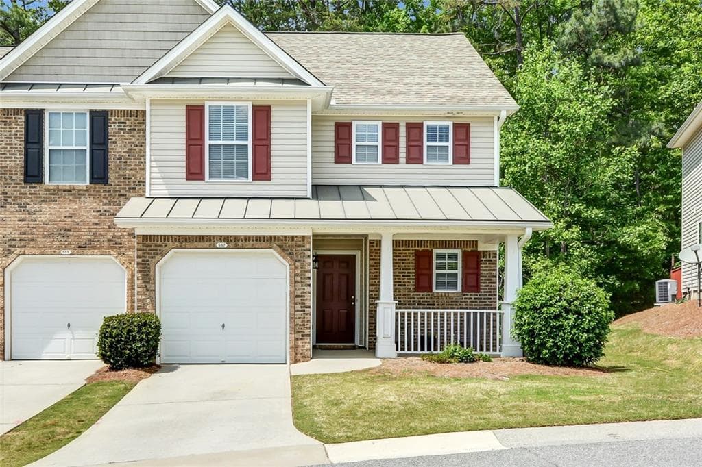 2 bedroom, 1,430 sq ft townhouse sold at 557 Fox Creek Crossing, Woodstock, GA 30188