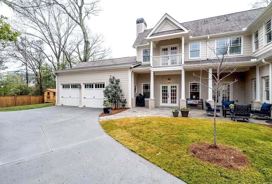 4 bedroom, 4,734 sq ft single family residence sold at 2655 Sharondale Drive, Atlanta, GA 30305