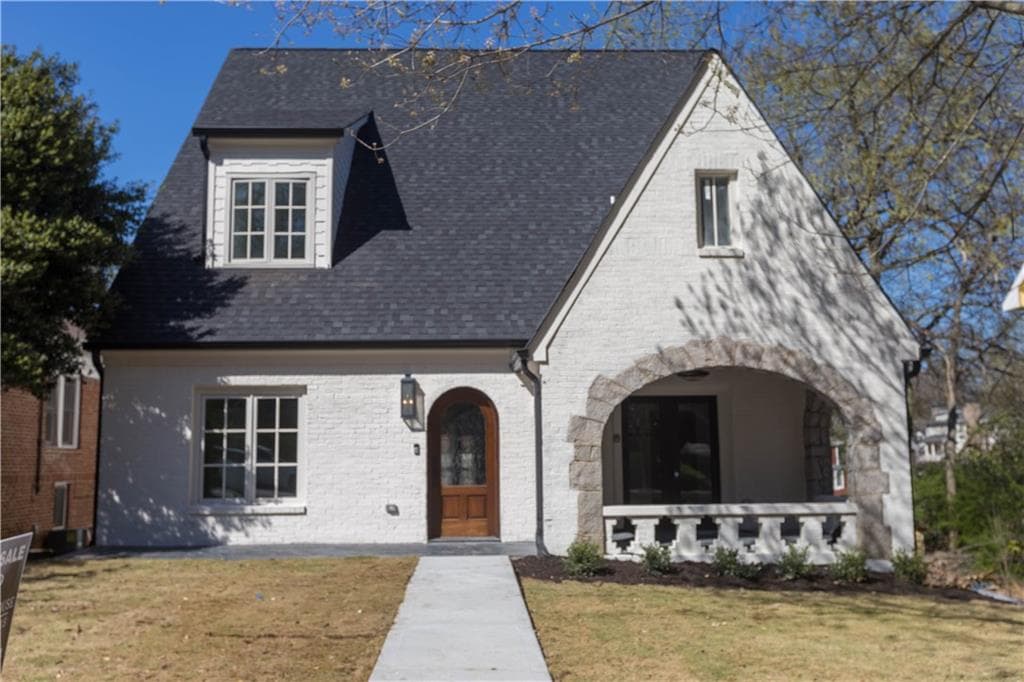 5 bedroom, 3,500 sq ft single family residence sold at 1002 Courtenay Drive, Atlanta, GA 30306