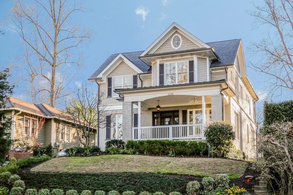 5 bedroom, 3,196 sq ft single family residence sold at 1135 University Drive, Atlanta, GA 30306