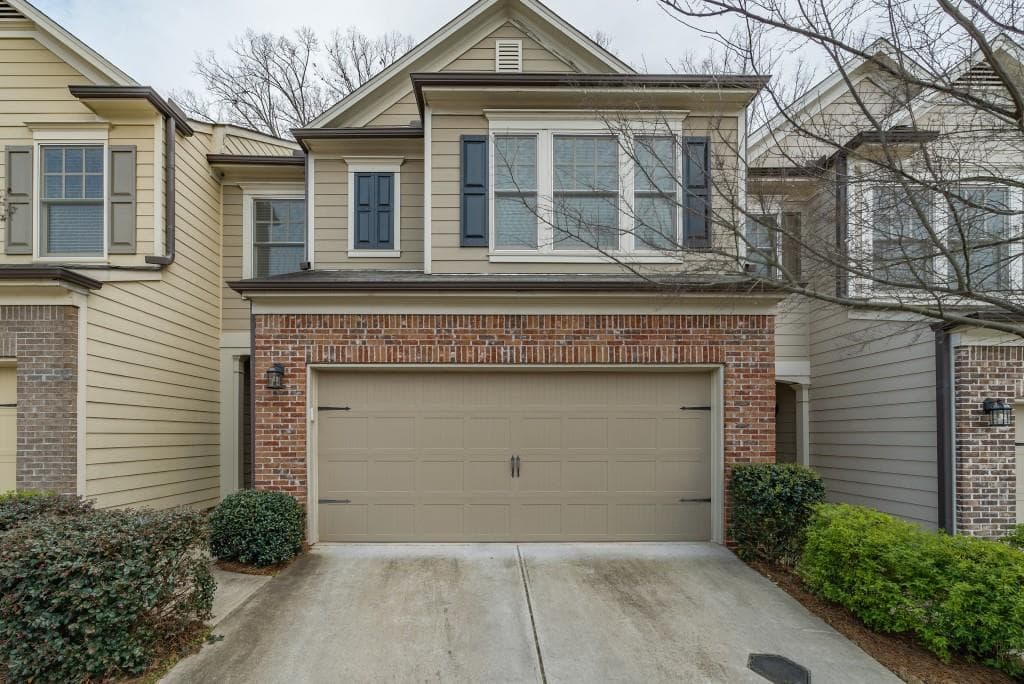 3 bedroom, 1,874 sq ft townhouse sold at 1550 Township Circle, Alpharetta, GA 30004