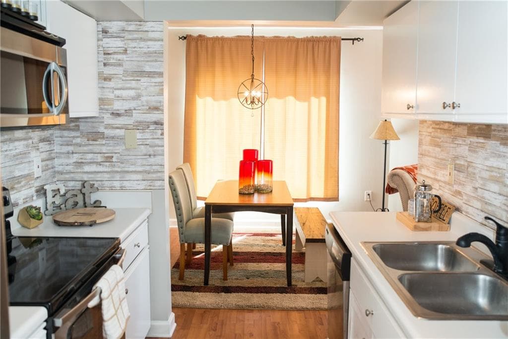 1 bedroom, 900 sq ft condominium sold at 1 Biscayne Drive 502, Atlanta, GA 30309