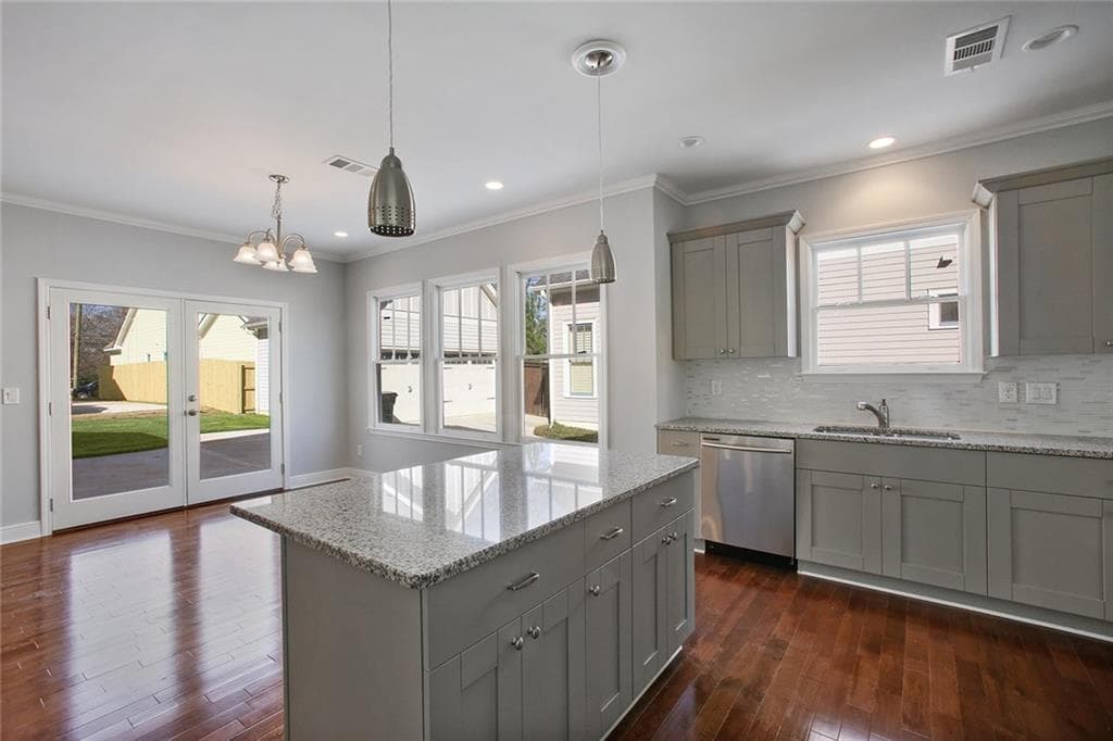 545 Oak Drive, Hapeville, GA 30354 — most recent listing photo