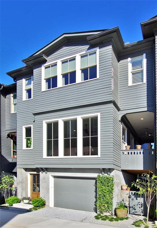 3 bedroom, 1,720 sq ft townhouse sold at 2060 Telfair Circle, Atlanta, GA 30324