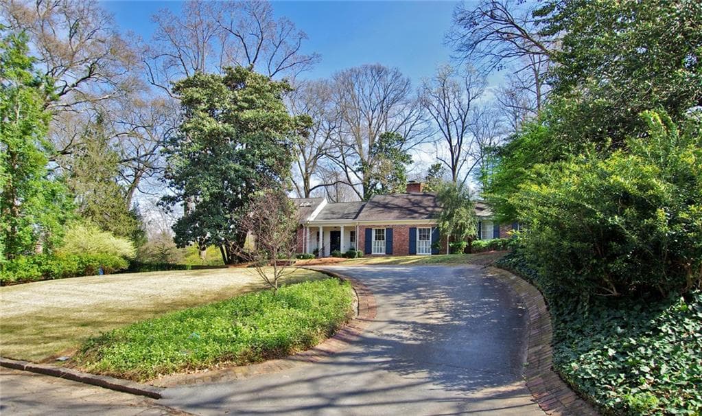 5 bedroom, 4,400 sq ft single family residence sold at 229 Robin Hood Road, Atlanta, GA 30309