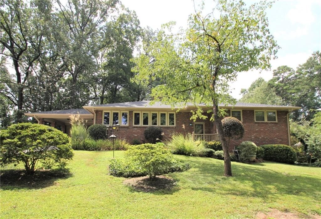 4 bedroom, 2,171 sq ft single family residence sold at 2155 Sylvania Drive, Decatur, GA 30033