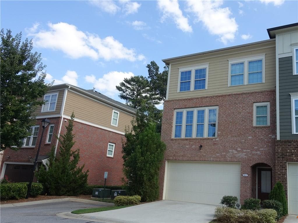 3 bedroom, 2,574 sq ft townhouse sold at 3017 Eltham Place, Decatur, GA 30033