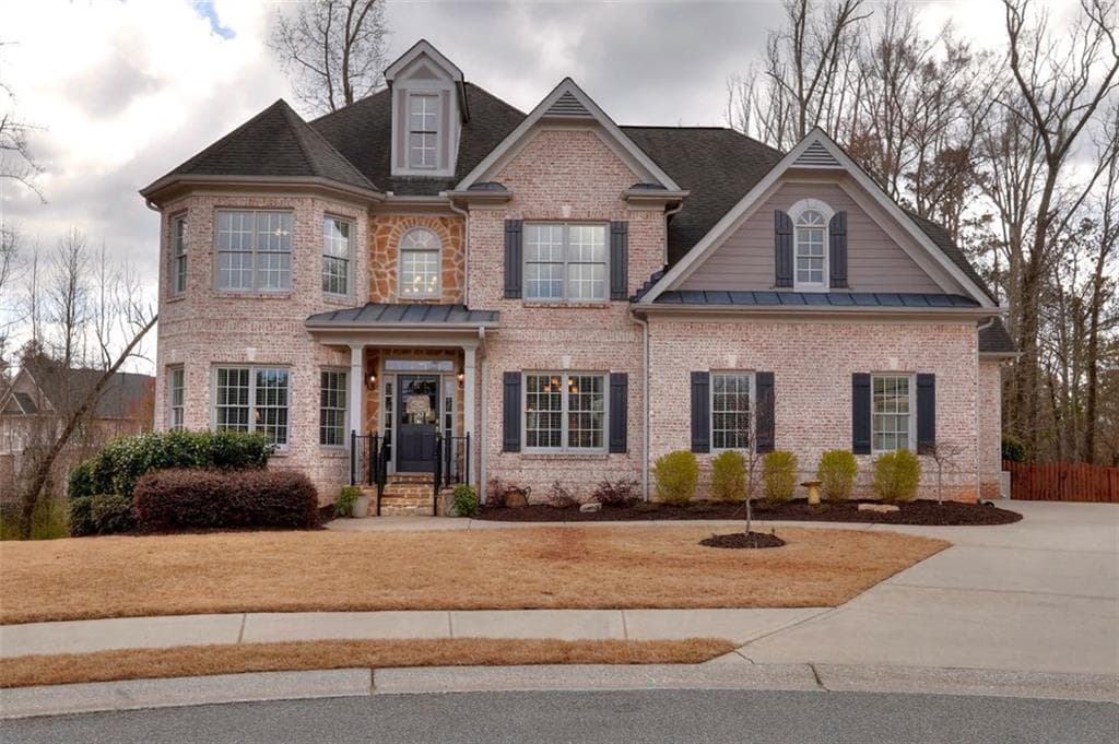 5 bedroom, 3,244 sq ft single family residence sold at 205 Stillwater Glen, Woodstock, GA 30188