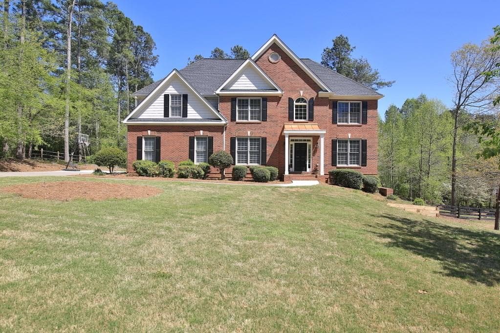 5 bedroom, 4,200 sq ft single family residence sold at 1004 Creek Side Drive, Canton, GA 30115