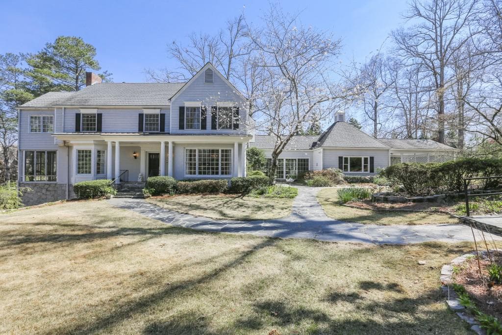 4 bedroom, 6,200 sq ft single family residence sold at 4271 Garmon Road, Atlanta, GA 30327