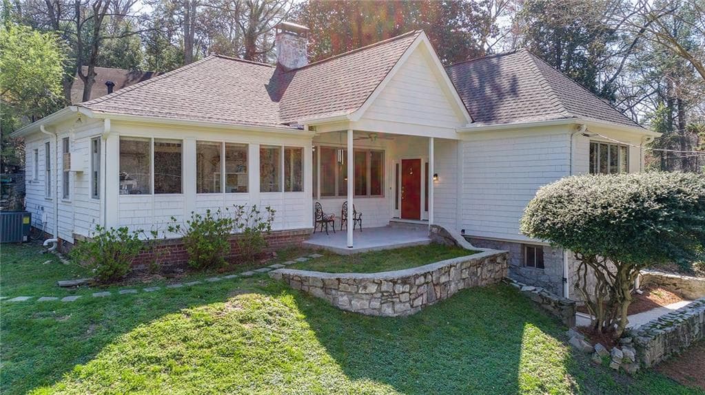 5 bedroom single family residence sold at 165 Avery Drive, Atlanta, GA 30309