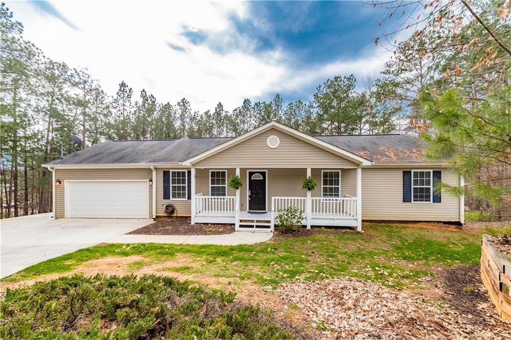 3945 Dollar Circle, Suwanee, GA 30024 — most recent listing photo