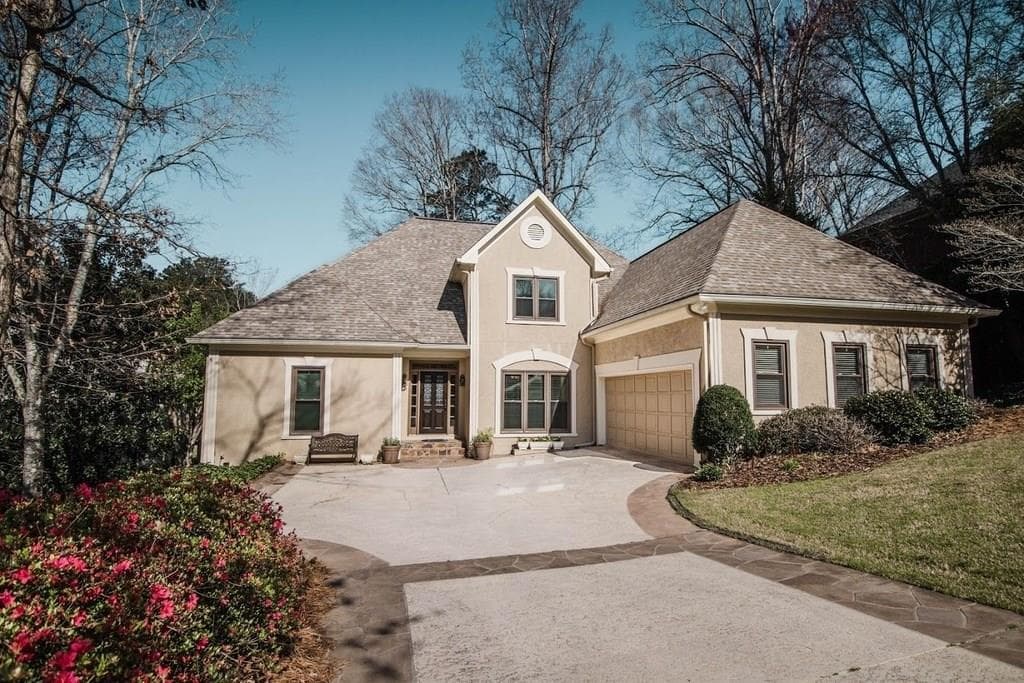 6 bedroom, 4,930 sq ft single family residence sold at 5640 Sandown Way, Johns Creek, GA 30097