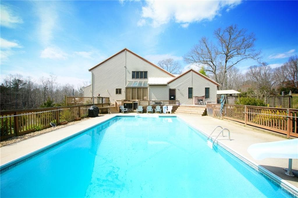 5 bedroom single family residence sold at 620 Smyrna Church Road, Carrollton, GA 30117