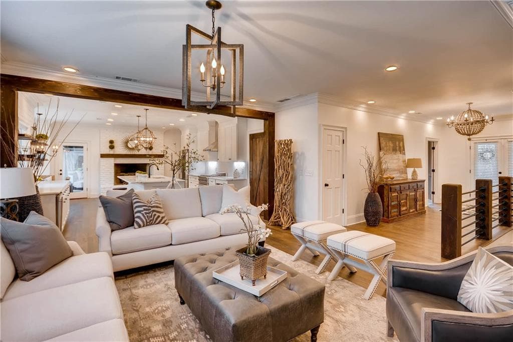 190 Northglenn Court, Atlanta, GA 30342 — most recent listing photo
