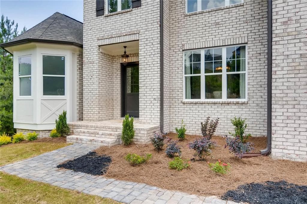 4 bedroom, 2,860 sq ft single family residence sold at 528 Blue Mountain Rise, Canton, GA 30114