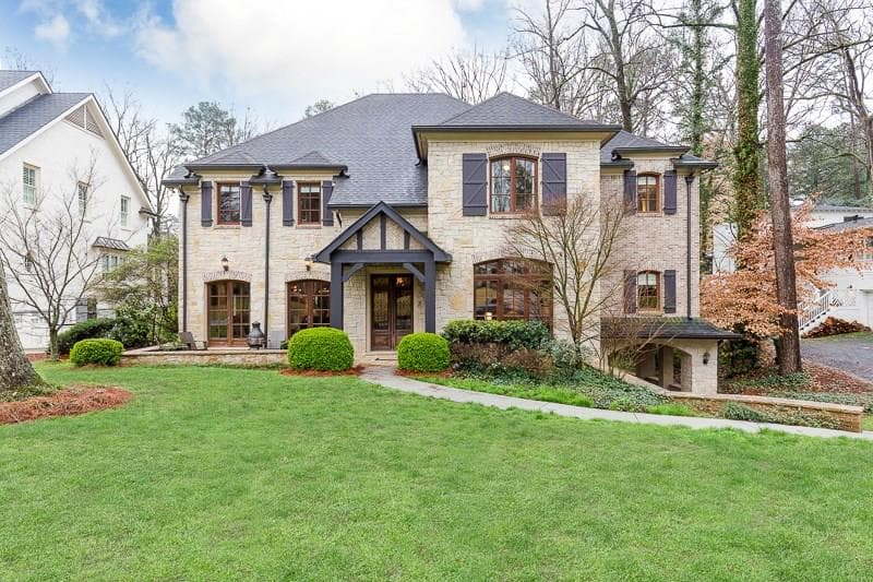 5 bedroom, 4,958 sq ft single family residence sold at 2933 Westminster Circle, Atlanta, GA 30327