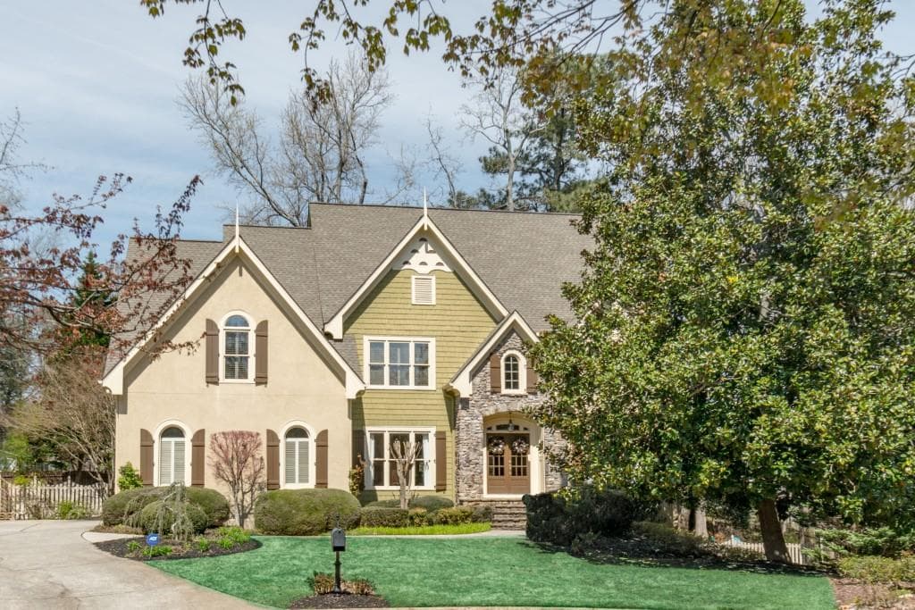 5 bedroom, 3,460 sq ft single family residence sold at 2485 Hamptons Passage, Alpharetta, GA 30005