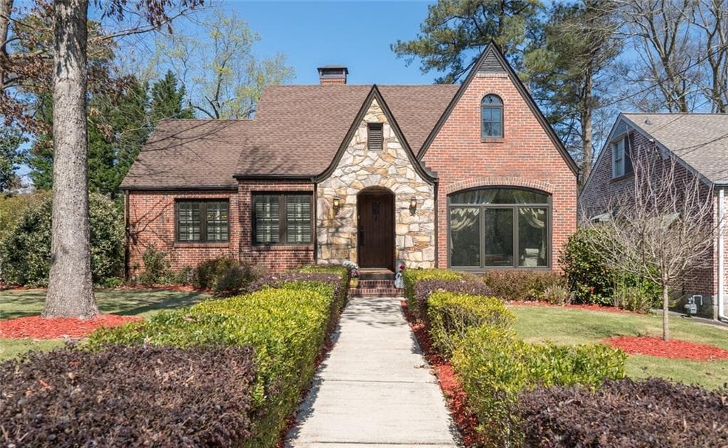 4 bedroom, 2,741 sq ft single family residence sold at 1184 Zimmer Drive, Atlanta, GA 30306