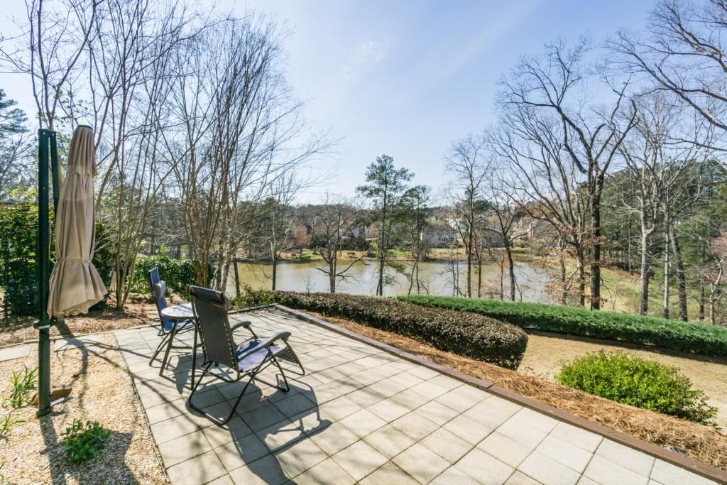 4 bedroom, 4,352 sq ft single family residence sold at 1975 Hedge Brooke Trail, Acworth, GA 30101