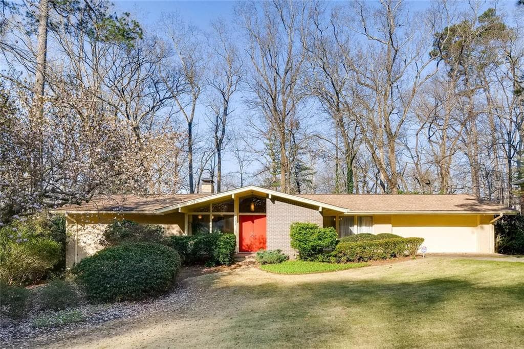 5 bedroom, 2,651 sq ft single family residence sold at 2072 Castleway Drive, Atlanta, GA 30345