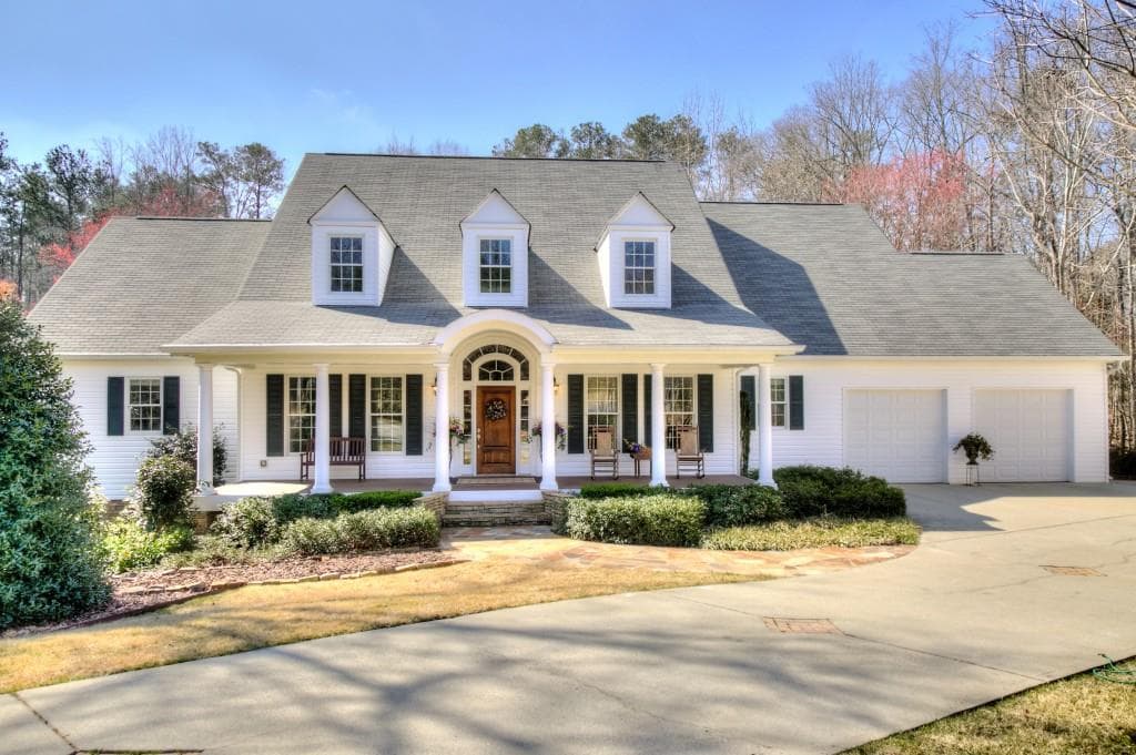 4 bedroom, 6,070 sq ft single family residence sold at 4680 Gilhams Road, Roswell, GA 30075