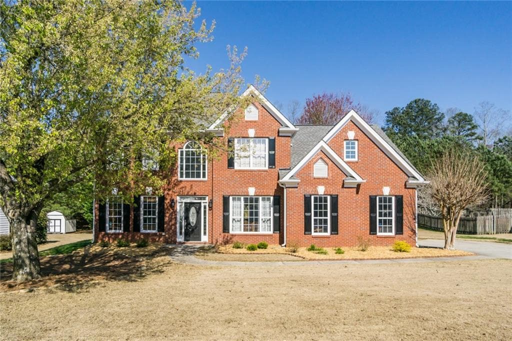 5 bedroom, 2,975 sq ft single family residence sold at 6318 Spring Lake Drive, Flowery Branch, GA 30542