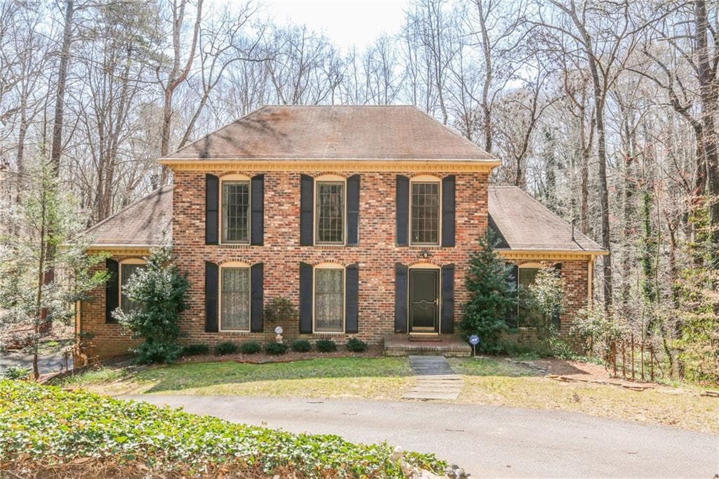525 Forestdale Drive, Sandy Springs, GA 30342 — most recent listing photo