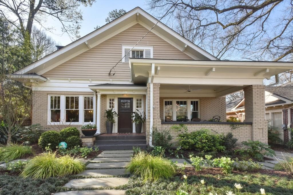 3 bedroom, 2,273 sq ft single family residence sold at 709 Cooledge Avenue, Atlanta, GA 30306