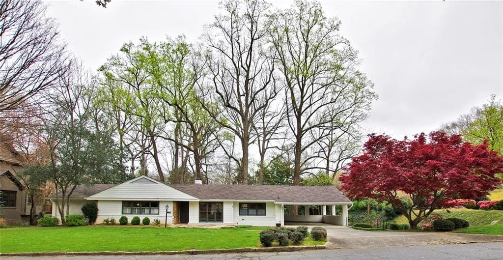 3 bedroom, 3,240 sq ft single family residence sold at 1595 Nottingham Way, Atlanta, GA 30309