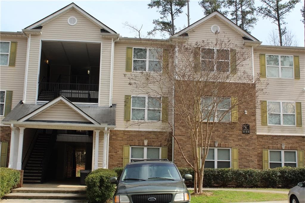 6204 Fairington Village Drive, Lithonia, GA 30038 — most recent listing photo