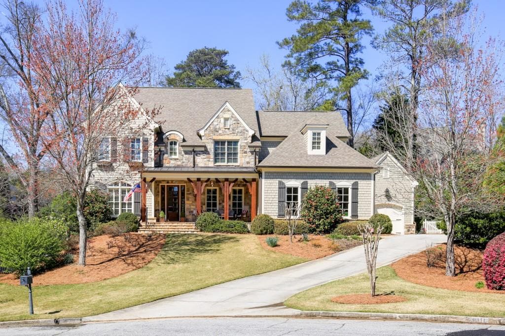 6 bedroom, 6,631 sq ft single family residence sold at 3016 Westminster Circle, Atlanta, GA 30327