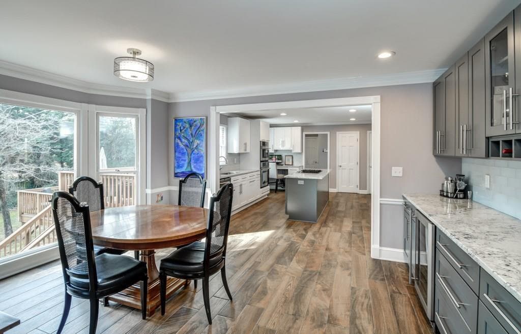 6 bedroom, 3,370 sq ft single family residence sold at 4047 Dunwoody Club Drive, Atlanta, GA 30350