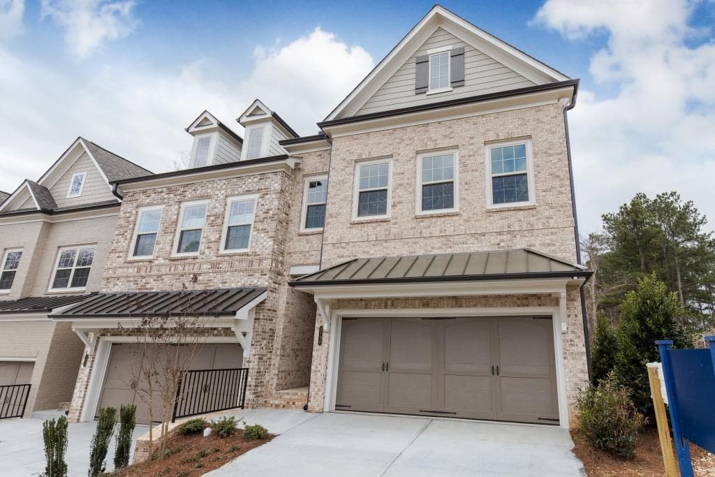 3 bedroom, 2,624 sq ft townhouse sold at 2138 Sonoma Drive, Smyrna, GA 30080