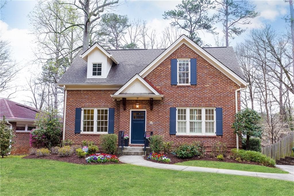 4 bedroom, 4,828 sq ft single family residence sold at 1314 University Drive, Atlanta, GA 30306