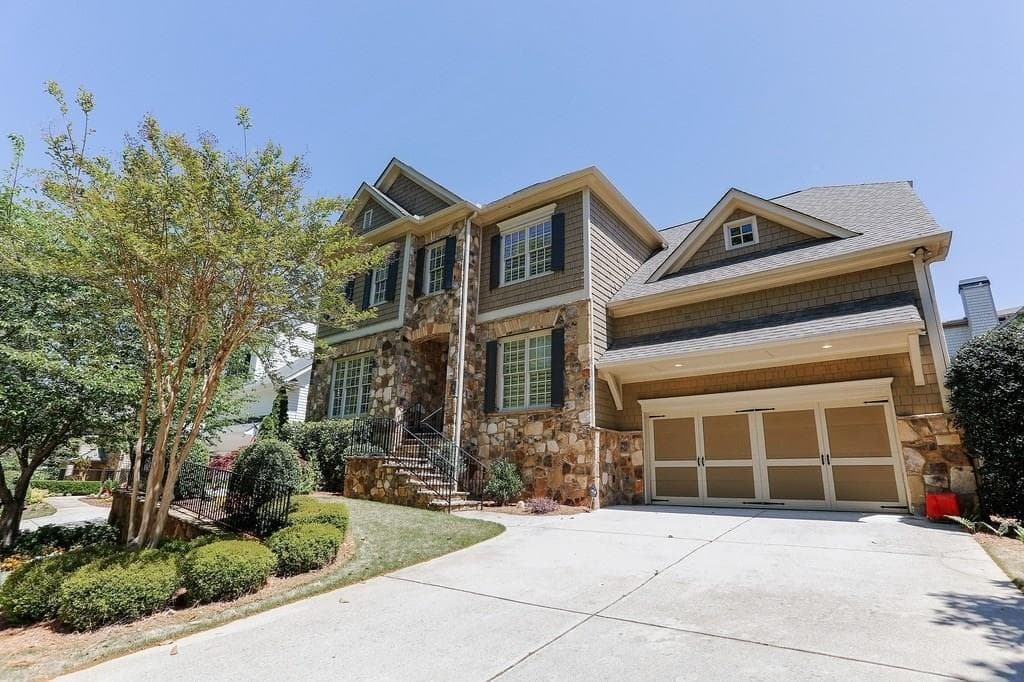 5 bedroom, 3,777 sq ft single family residence sold at 3021 Westwood Circle, Smyrna, GA 30080