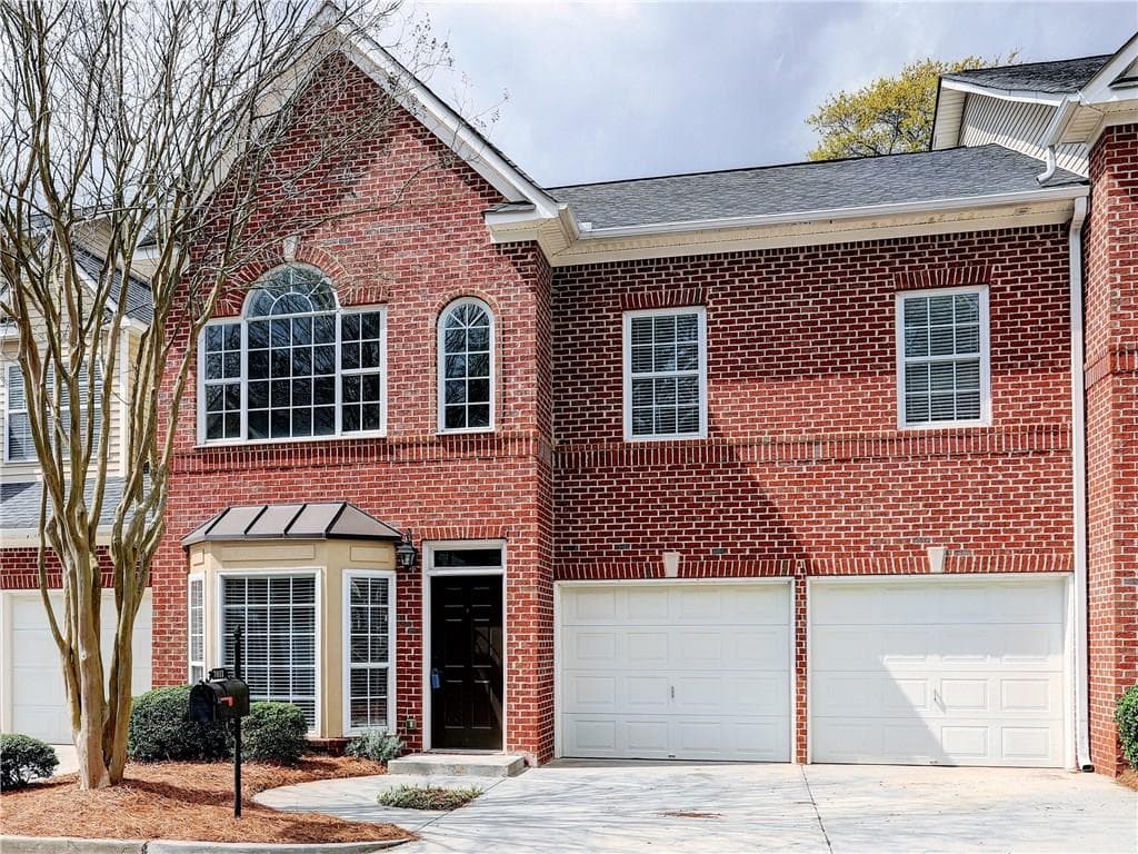 3 bedroom, 2,066 sq ft condominium sold at 7011 Lexington Drive, Roswell, GA 30075