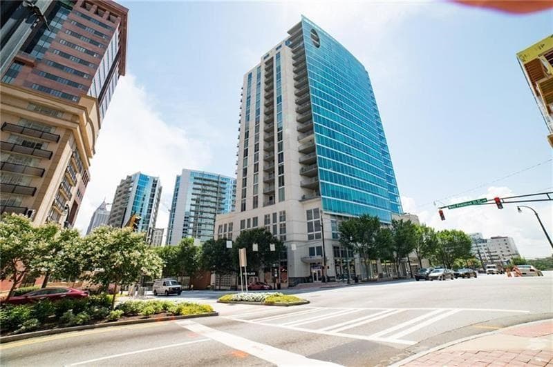 1 bedroom, 1,060 sq ft condominium sold at 20 10th Street 1802, Atlanta, GA 30309